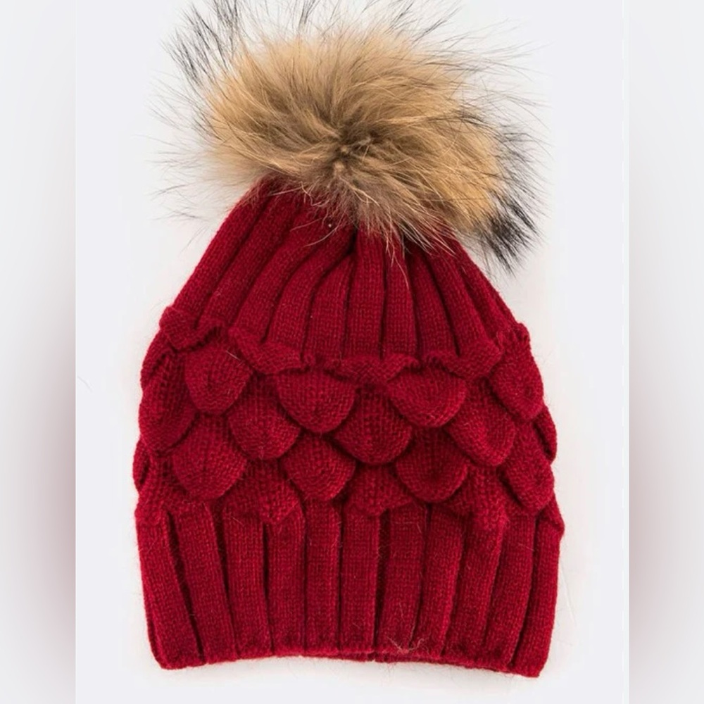 NWT! Emmez women’s pom rib beanie